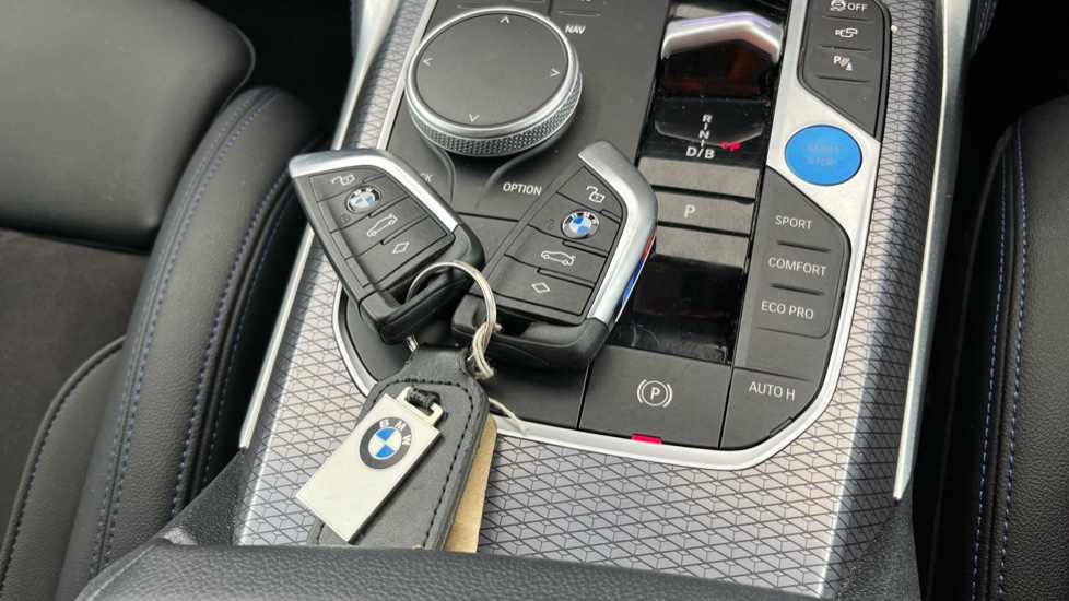BMW I4 2 keys available