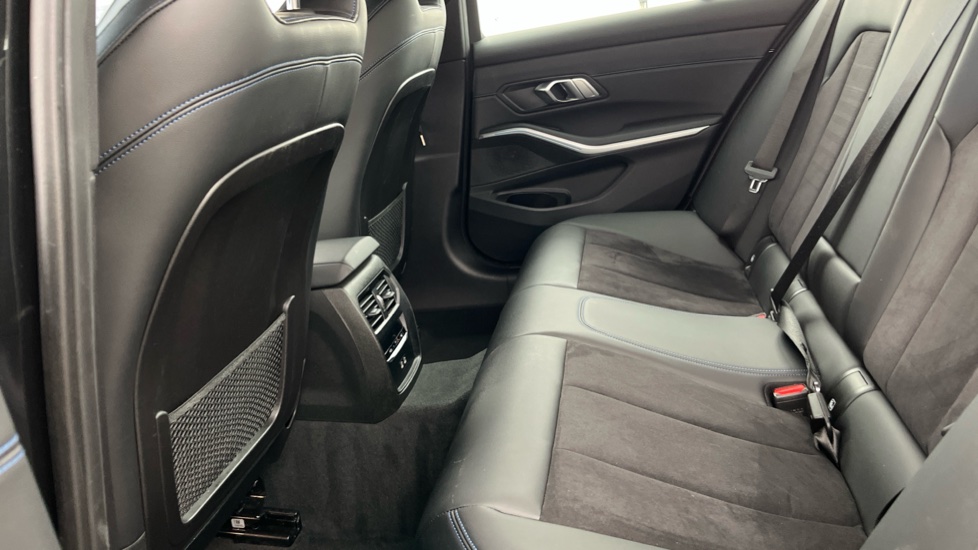 BMW 3 SERIES Image 14