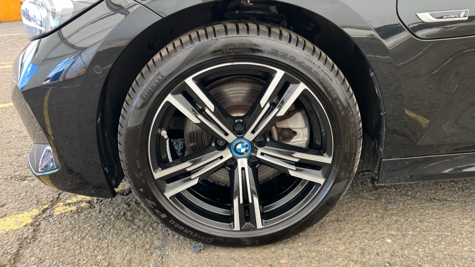 BMW 3 SERIES Image 17