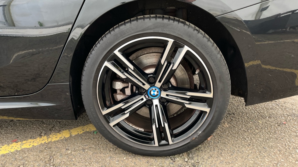 BMW 3 SERIES Image 18