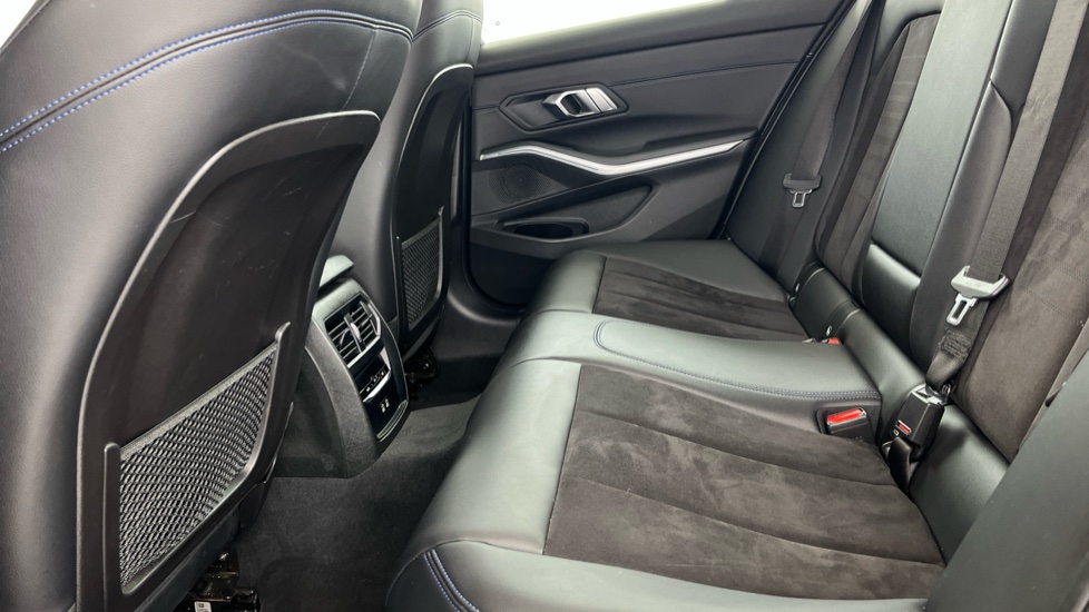 BMW 3 SERIES Image 14