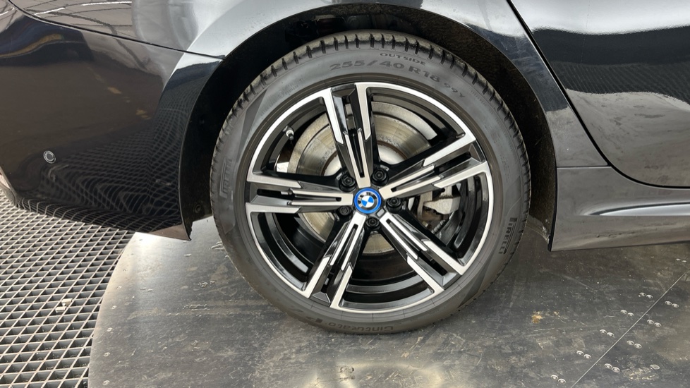 BMW 3 SERIES Image 19