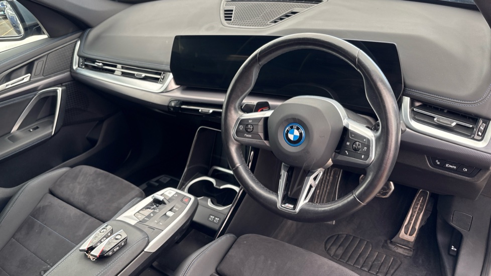 BMW iX1 Image 9