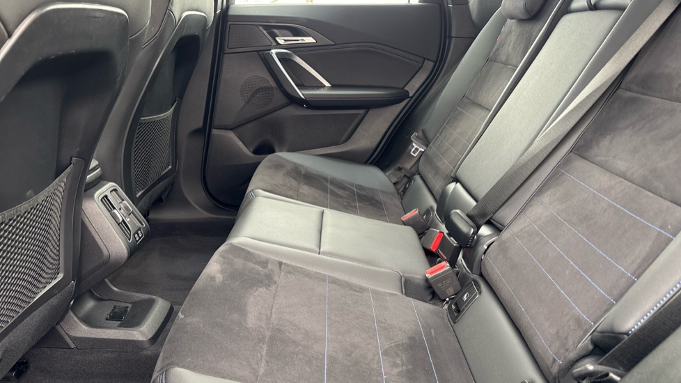 BMW iX1 Image 14