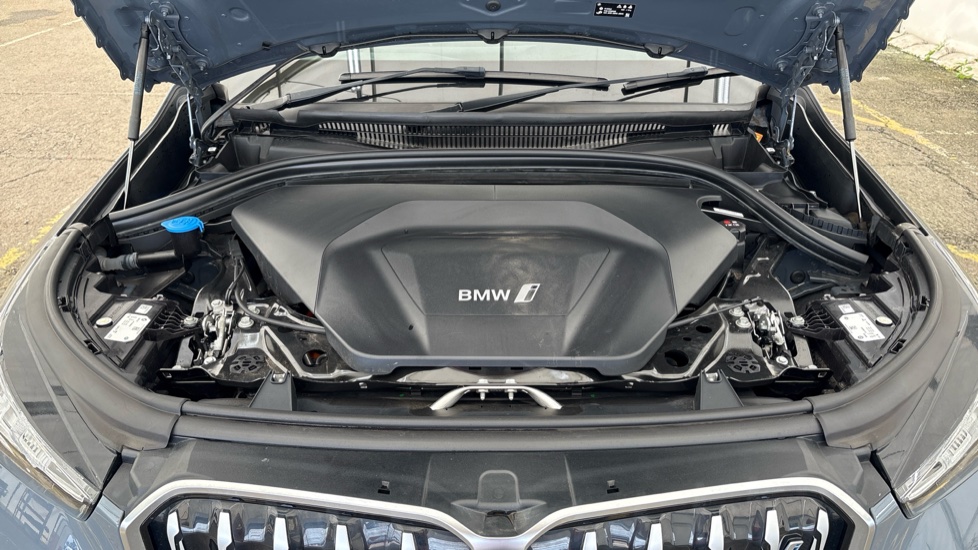 BMW iX1 Image 16