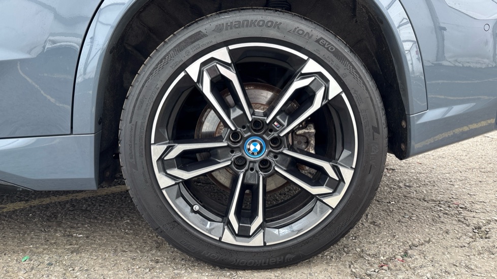BMW iX1 Image 18