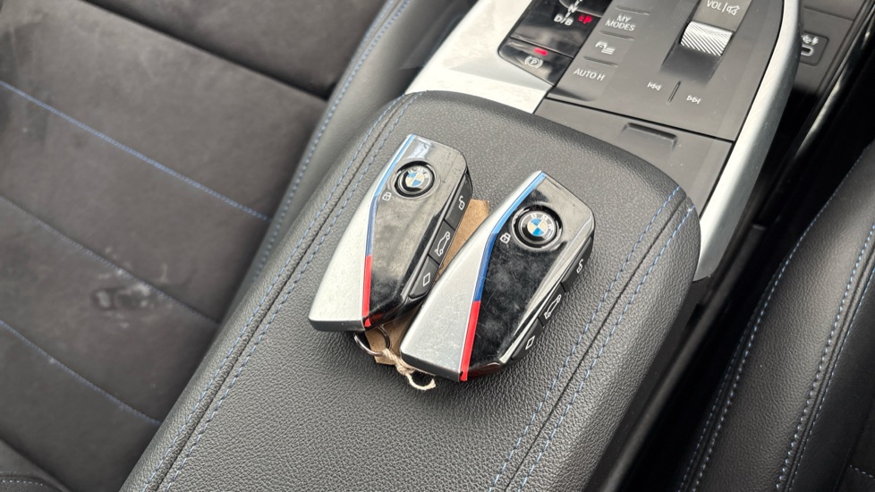 BMW iX1 2 keys available
