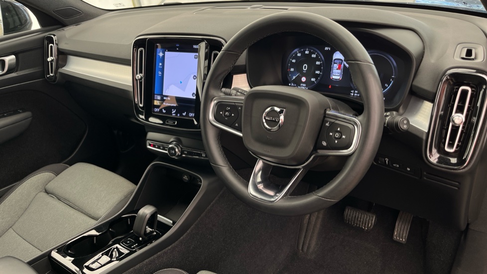 VOLVO XC40 Image 9