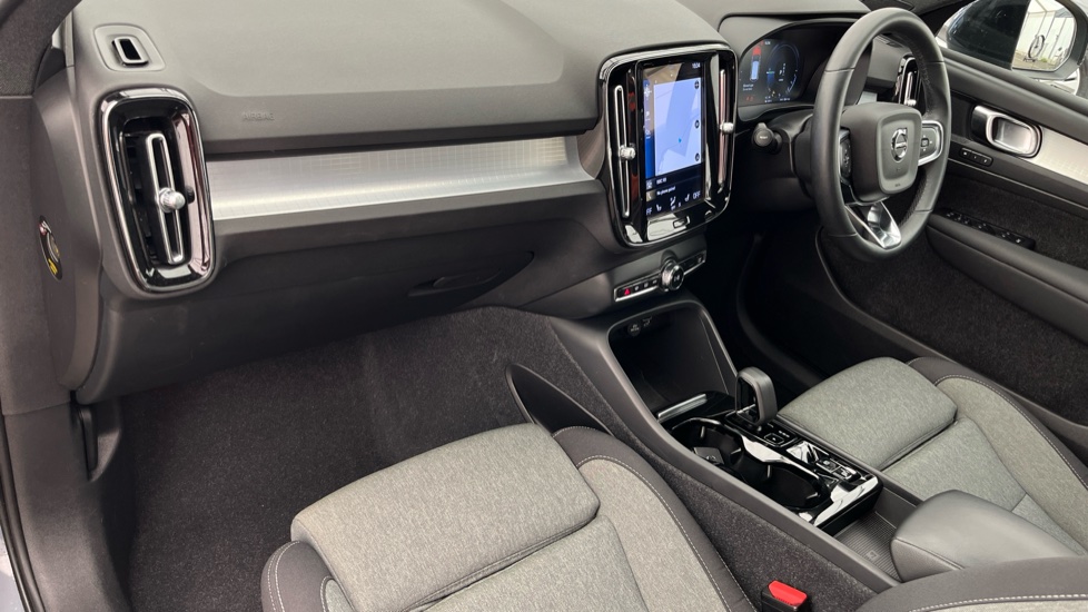 VOLVO XC40 Image 10