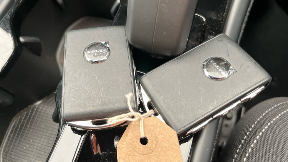 VOLVO XC40 2 keys