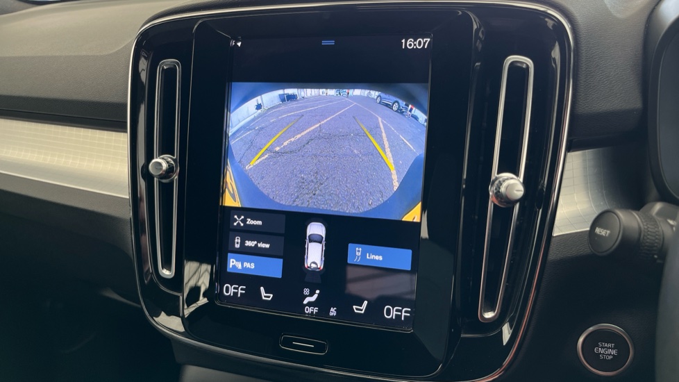 VOLVO XC40 reverse camera