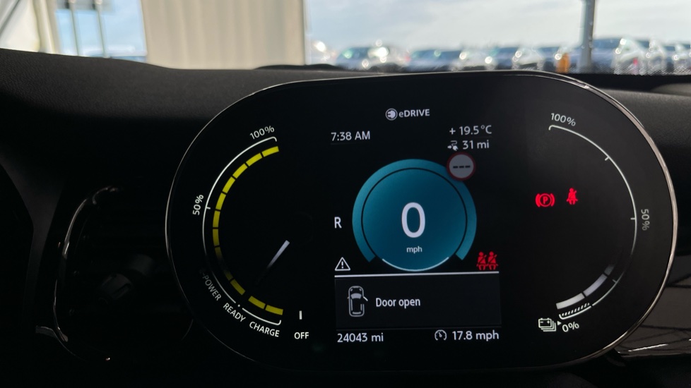 MINI HATCHBACK Image 13