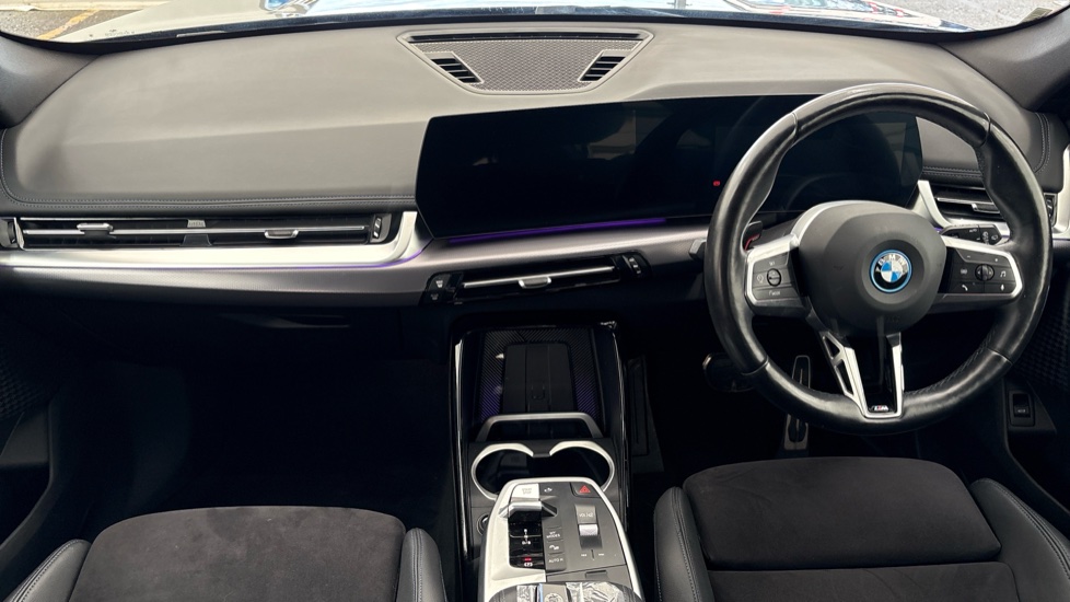 BMW iX1 Image 11