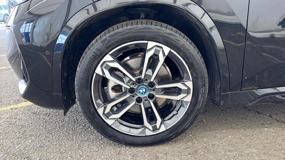 BMW iX1 Image 17