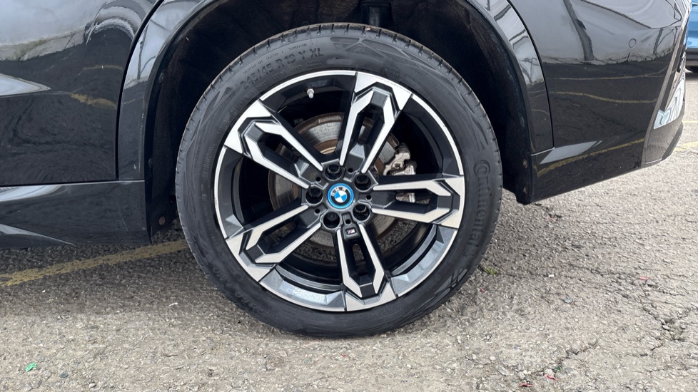 BMW iX1 Image 18