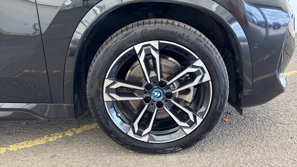BMW iX1 Image 20
