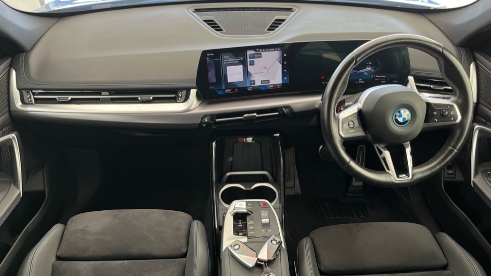 BMW iX1 Image 11