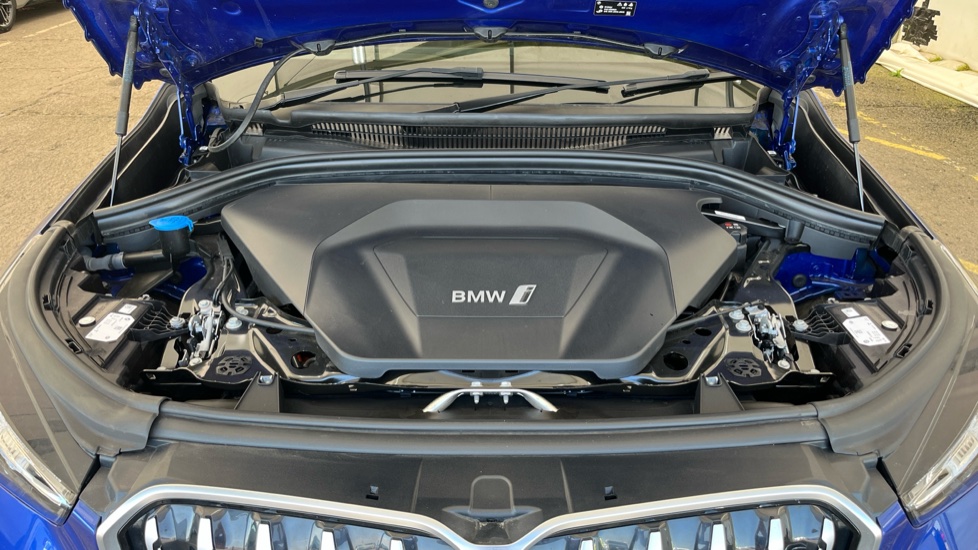 BMW iX1 Image 16