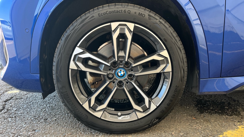 BMW iX1 Image 17