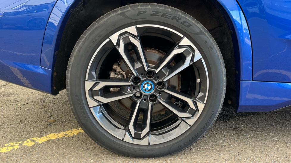 BMW iX1 Image 19