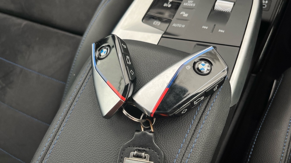 BMW iX1 2 keys available