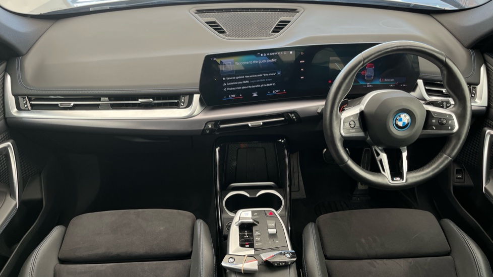 BMW iX1 Image 11