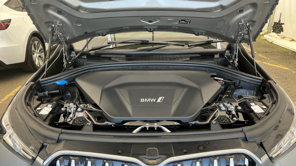BMW iX1 Image 16