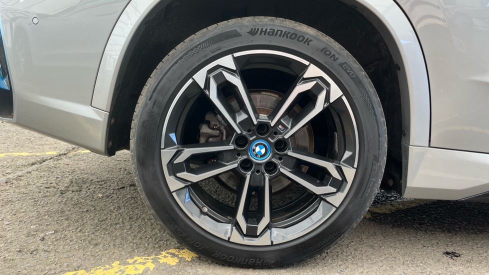 BMW iX1 Image 19