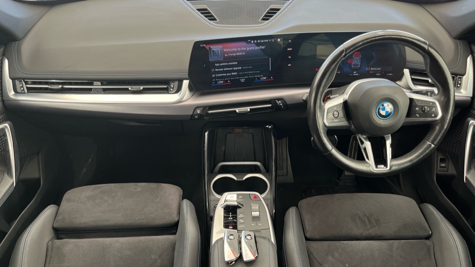 BMW iX1 Image 11