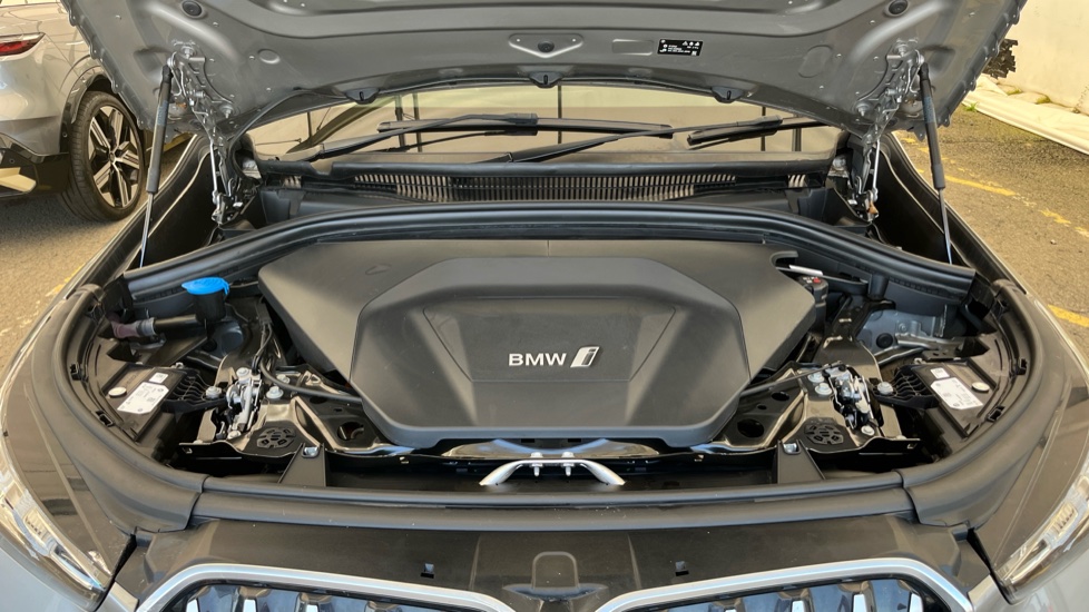 BMW iX1 Image 16