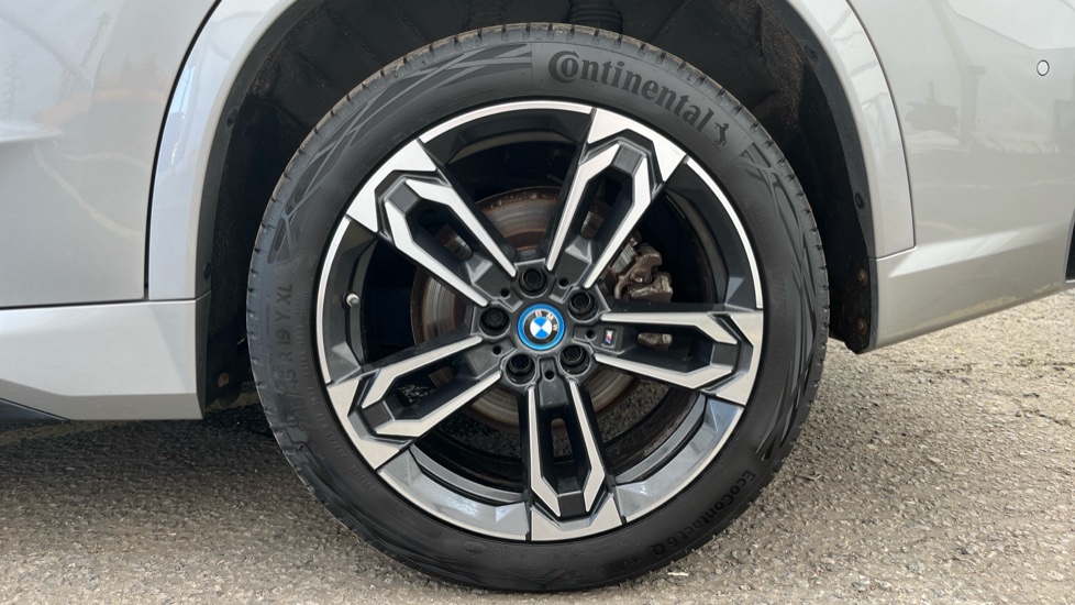 BMW iX1 Image 18
