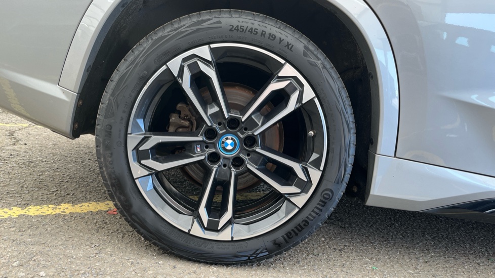 BMW iX1 Image 19