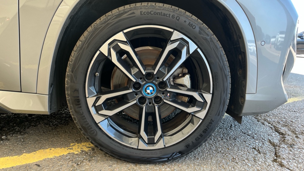 BMW iX1 Image 20