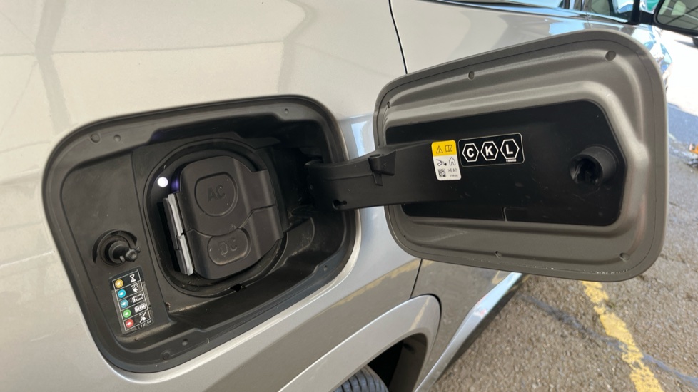 BMW iX1 Image 21