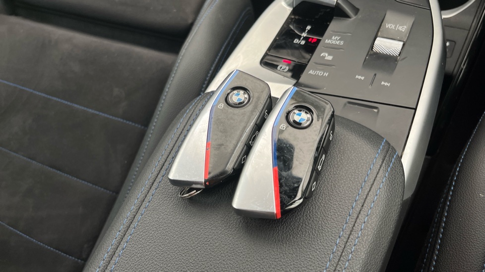 BMW iX1 2 keys available