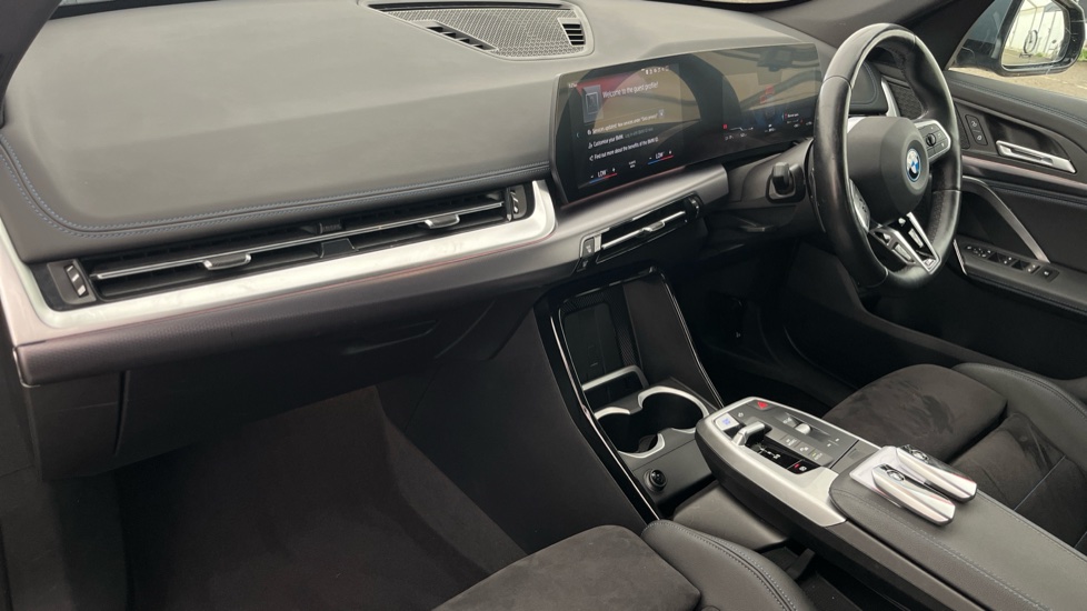 BMW iX1 Image 10