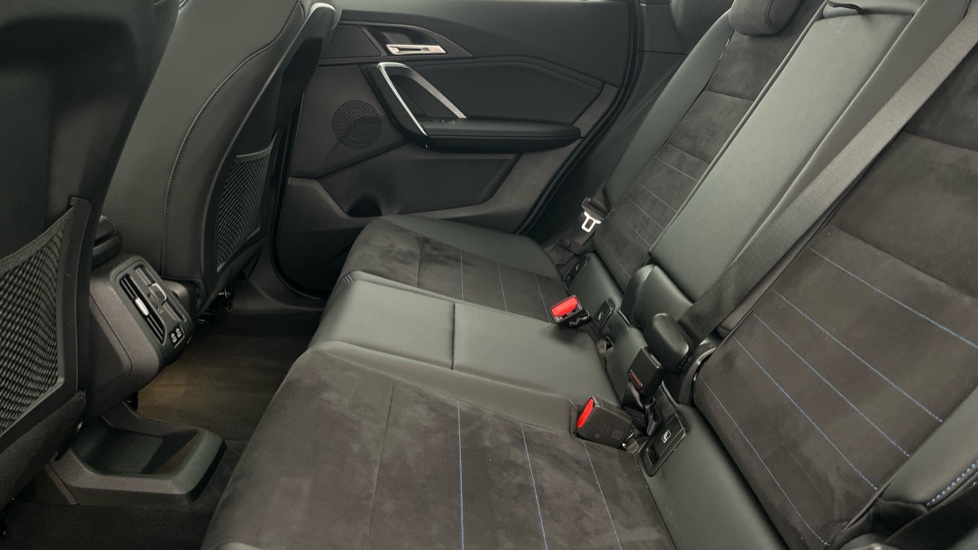 BMW iX1 Image 14