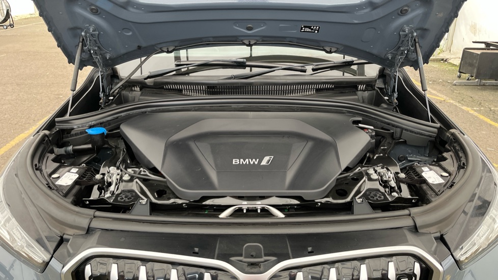 BMW iX1 Image 16