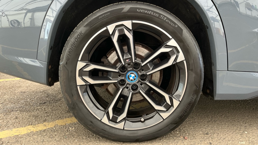 BMW iX1 Image 19