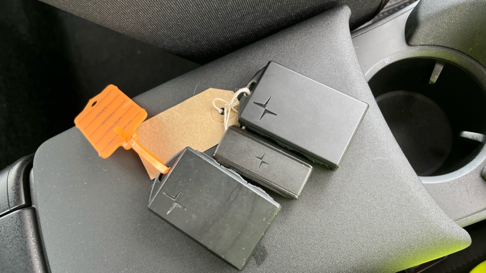 POLESTAR 2 three keys