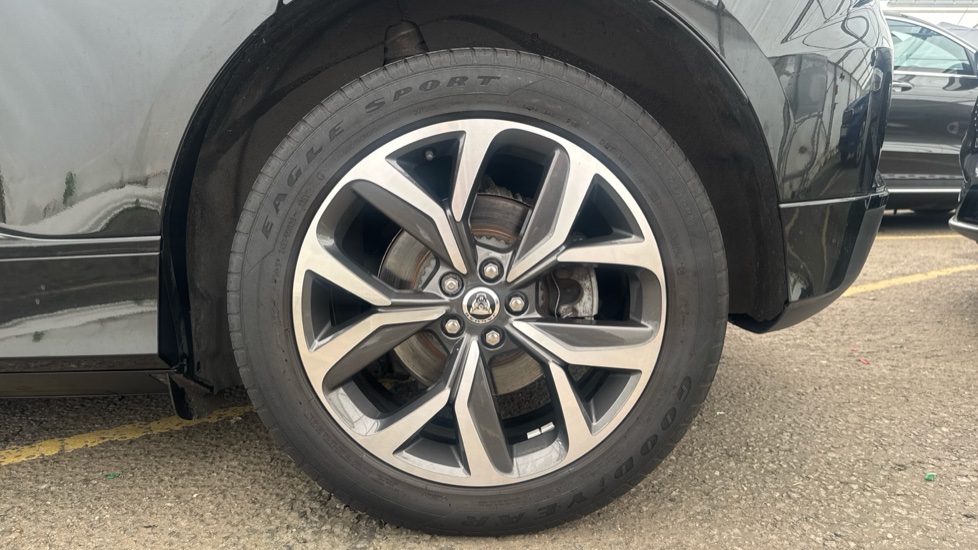 JAGUAR I-PACE Image 18