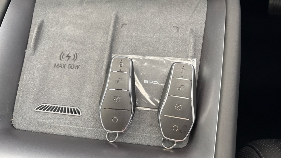 BYD SEALION 7 3 keys available