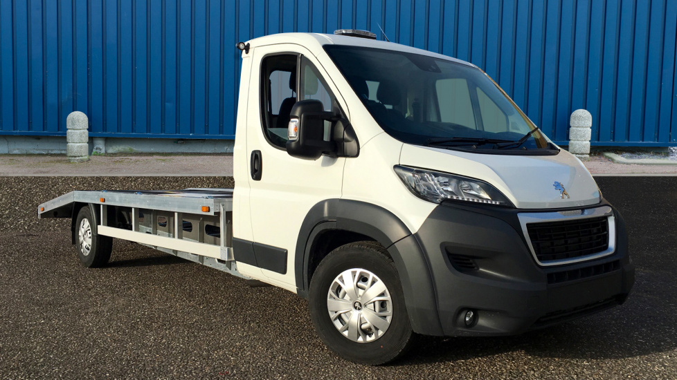 Peugeot Chelmsford Peugeot Dealers New & Used Cars & Vans Robins