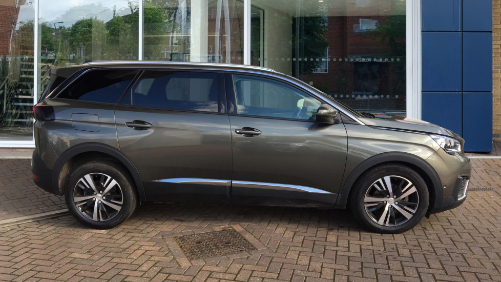 Used Peugeot 5008 SUV 1.6 THP Allure EAT (s/s) 5dr Automatic Grey