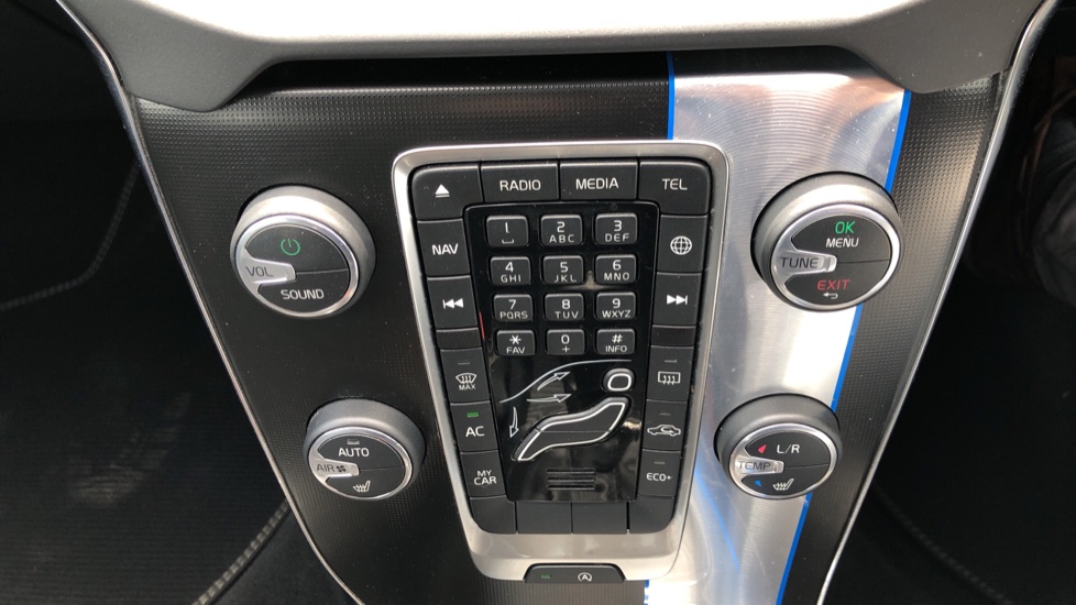 Volvo V40 D4 R Design Lux Nav Auto, Sat Nav, Heated Seats & Screen